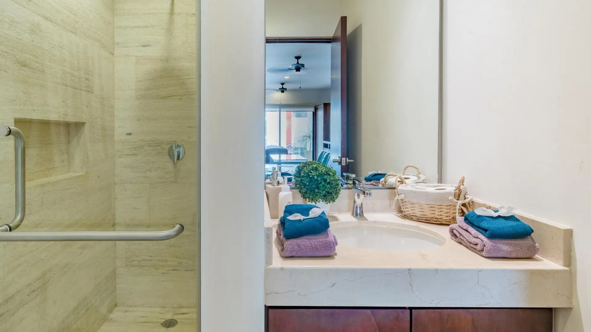Studio With Rooftop Pool, Gym - At L Condos - Lidia Playa del Carmen Apartment