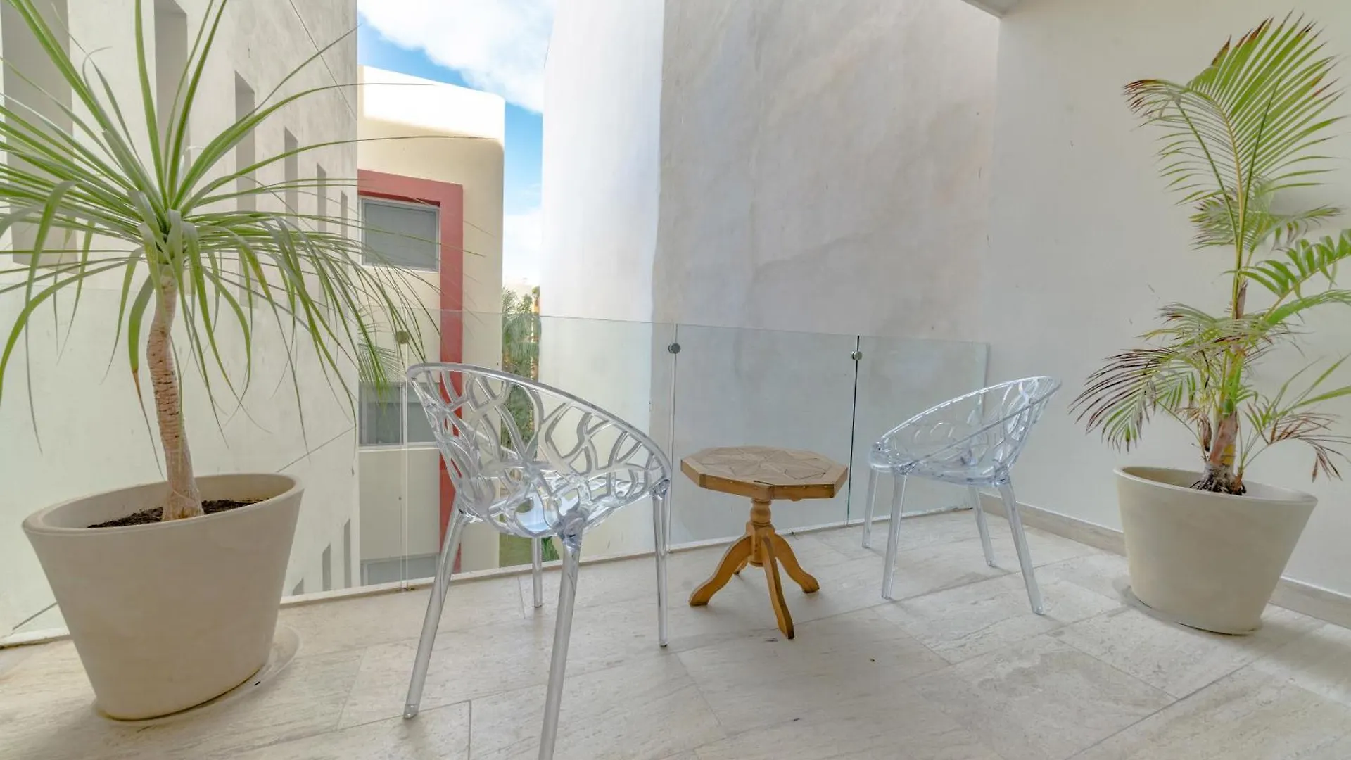 Studio With Rooftop Pool, Gym - At L Condos - Lidia Playa del Carmen